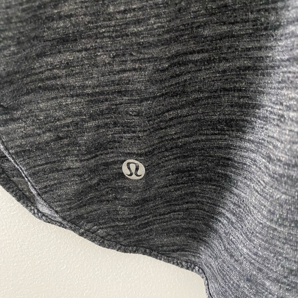 Lululemon Razorback Tank - Picture 3 of 3